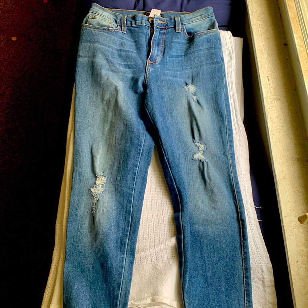 Fashion Nova Distressed Size 9 Skinny Jeans